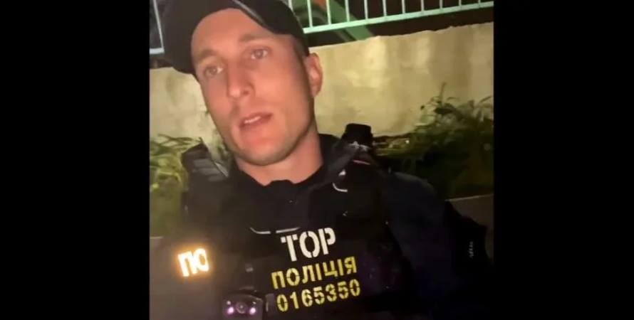 "Я вихований російською": поліцейський у Хмельницькому відмовився спілкуватися українською мовою. ВІДЕО
